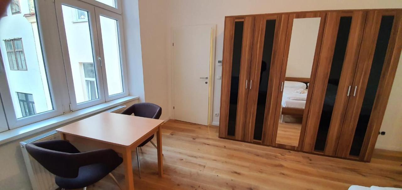 Goldfisch Apartment Am Augartenpark Вена Экстерьер фото