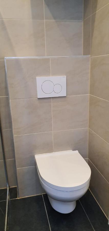 Goldfisch Apartment Am Augartenpark Вена Экстерьер фото